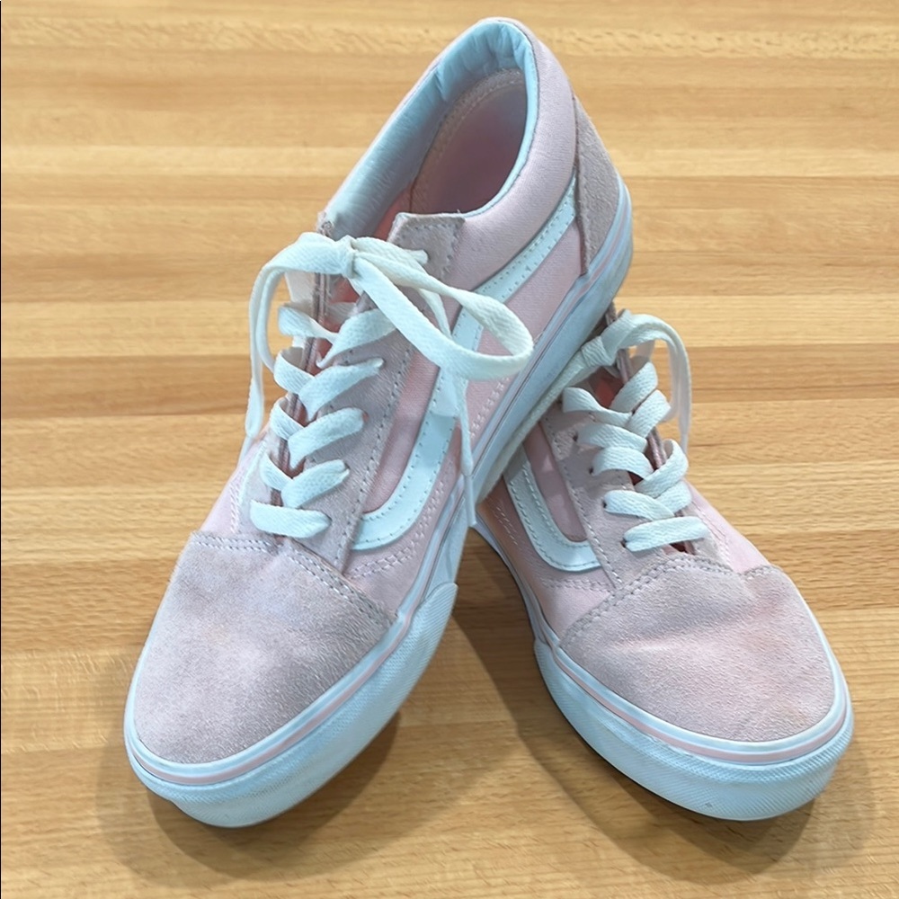Vans kids size 6.  Can be worn as a women’s size 7.5! Great soft pink color